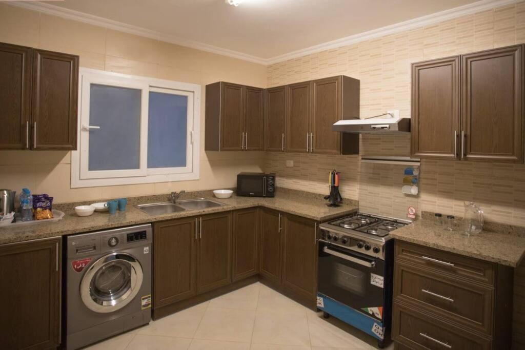 Parkside Boutique 3 Bbr Serviced Apartment - Ocean Blue - Near Airport ไคโร ภายนอก รูปภาพ